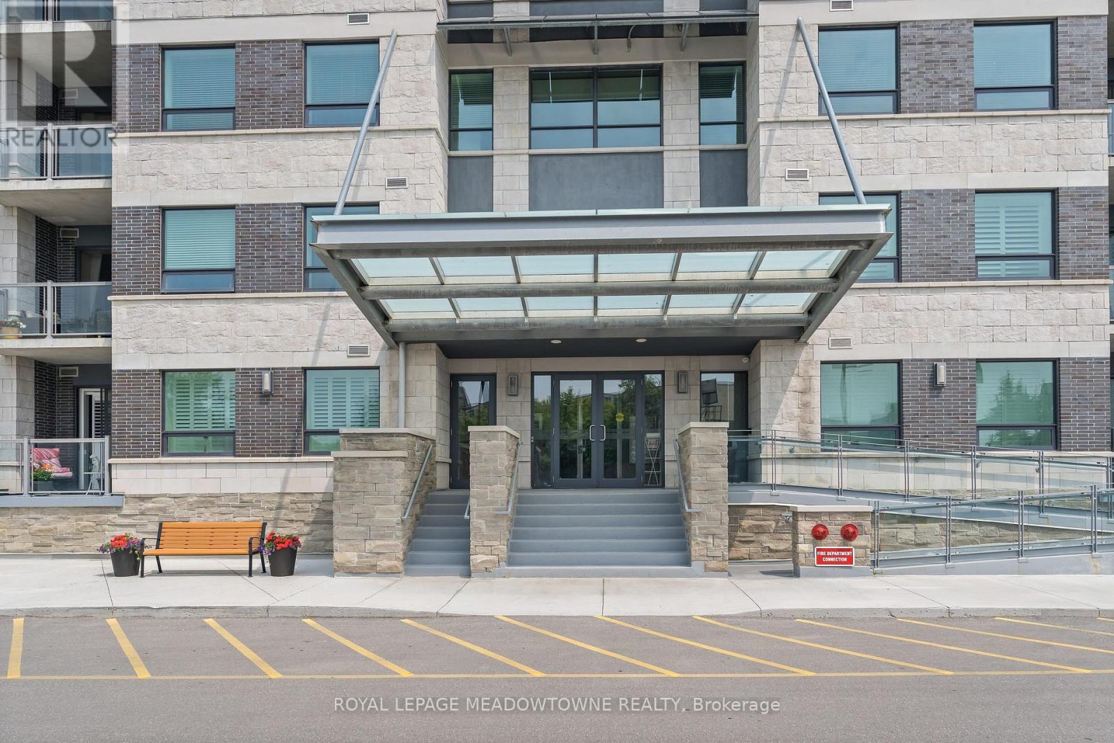 405 - 383 MAIN STREET E