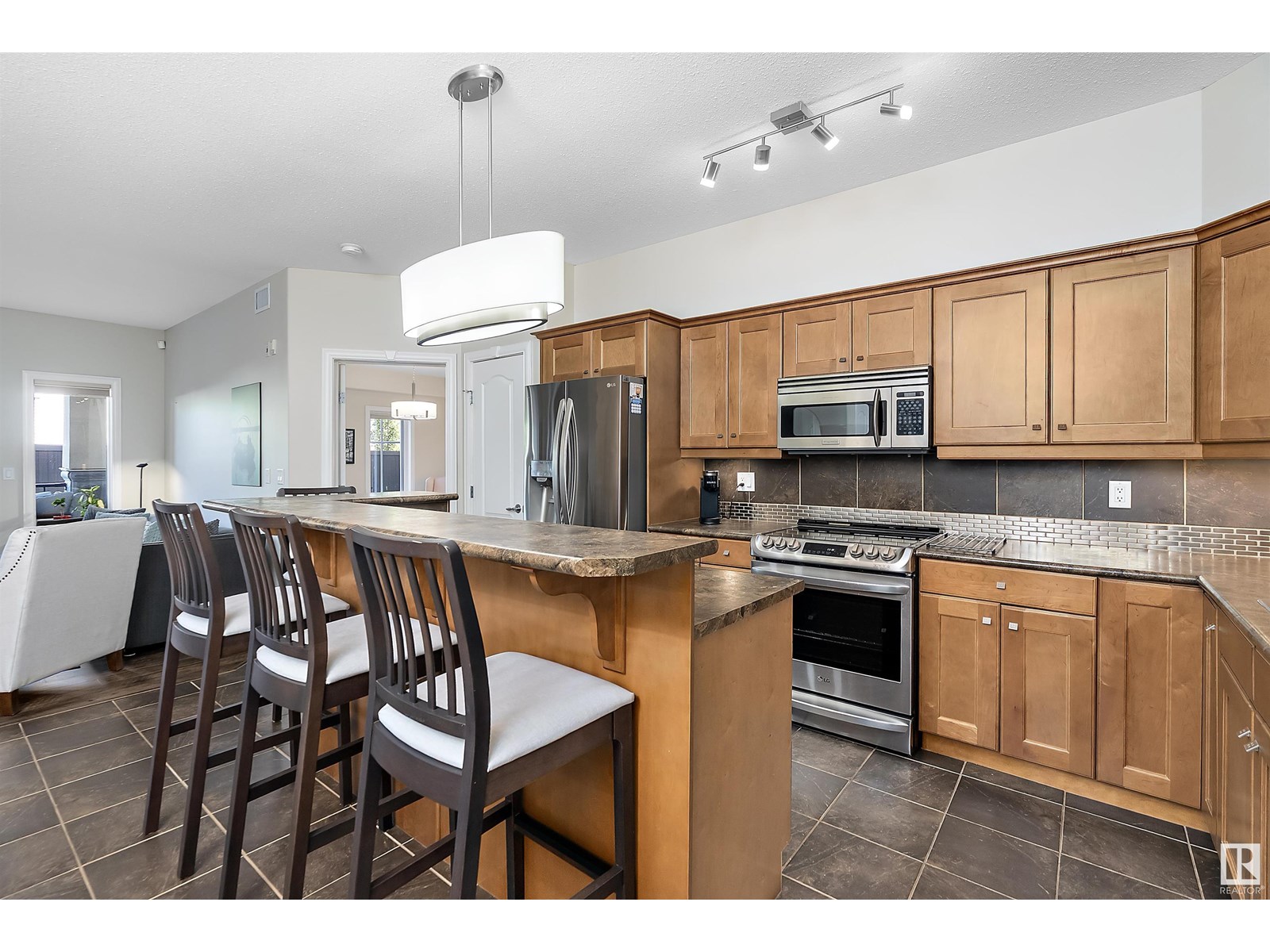 #134 1406 HODGSON WY NW