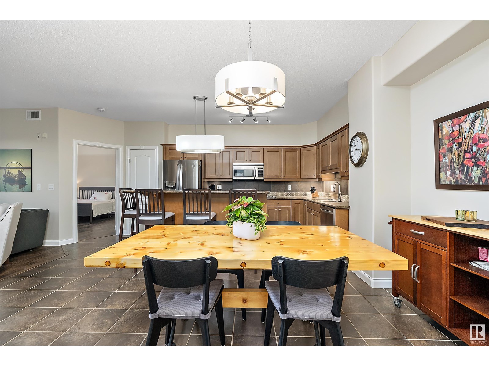 #134 1406 HODGSON WY NW