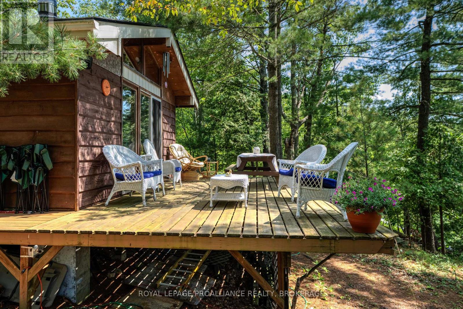 1379 EVERETT LANE