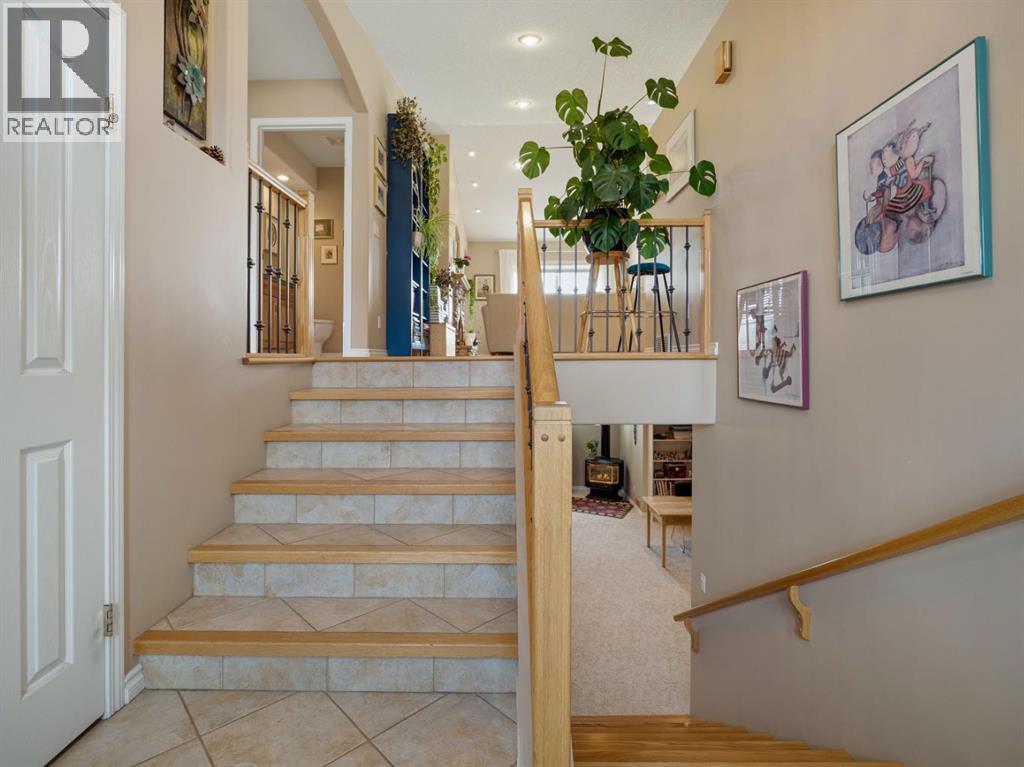44 Canyon Boulevard W