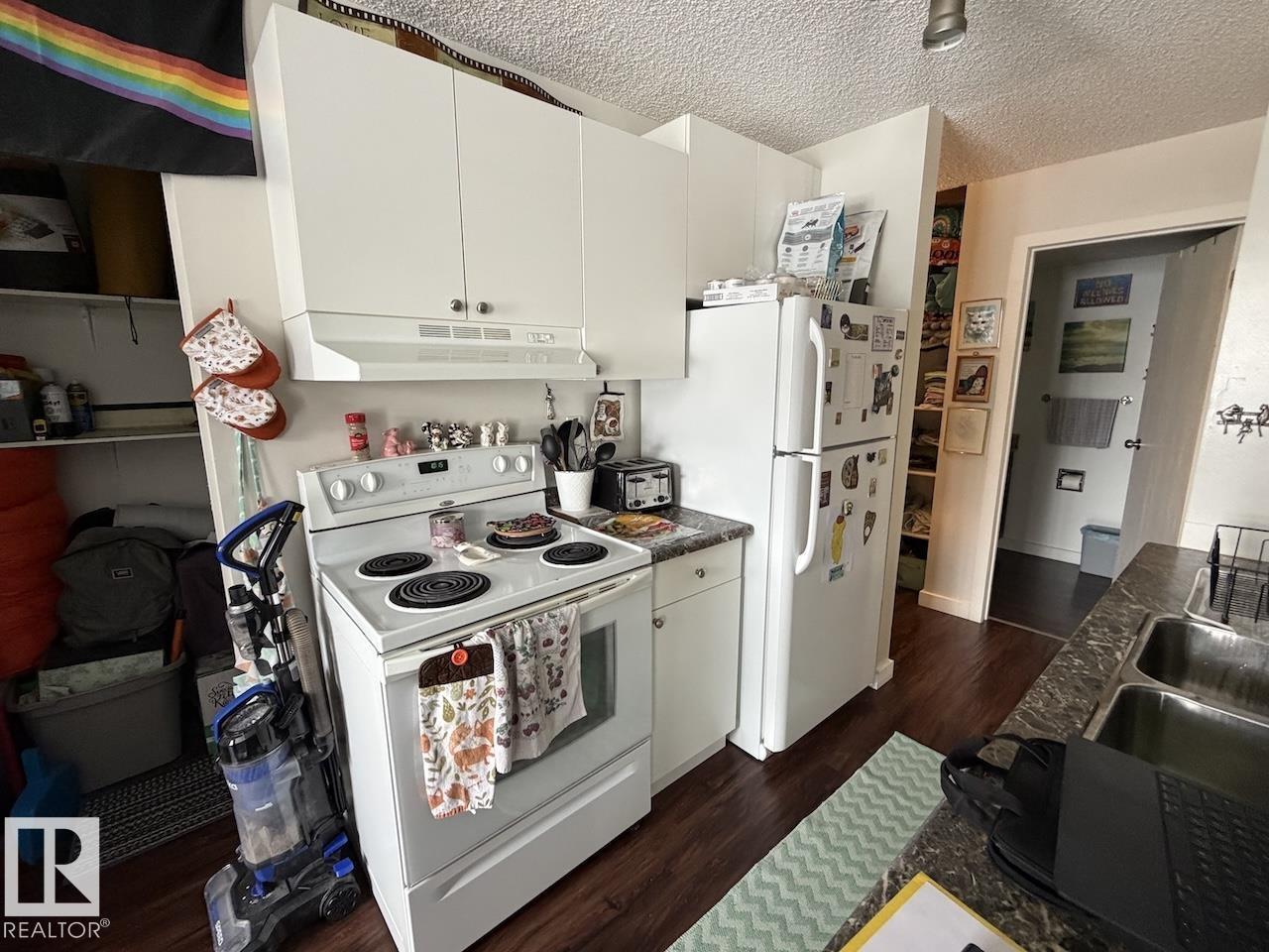 #201 57 BROWN ST