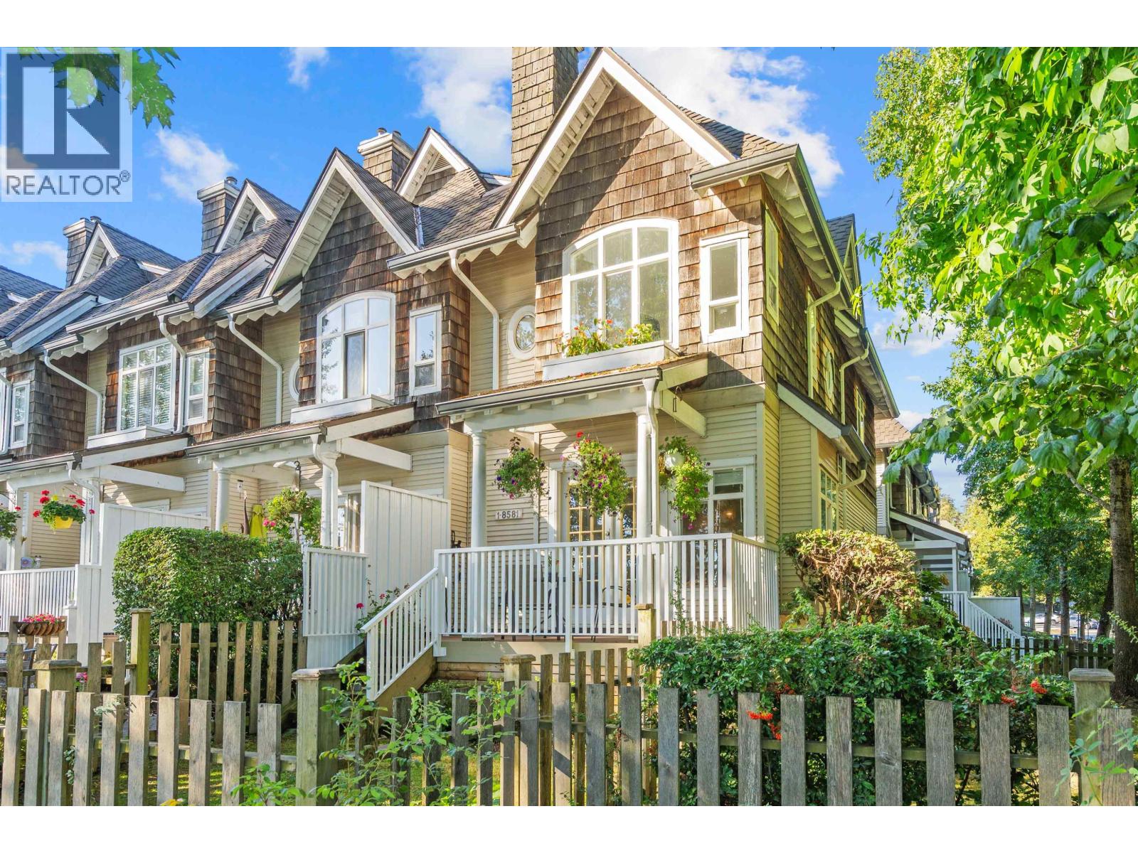 1 8581 JELLICOE STREET