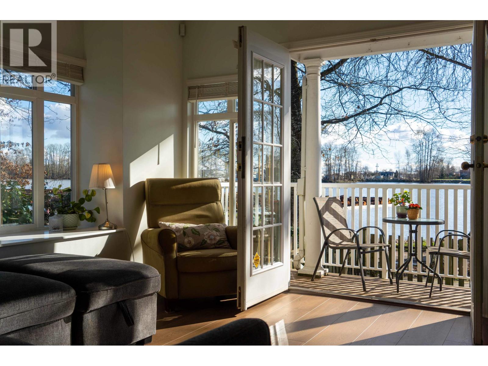 1 8581 JELLICOE STREET