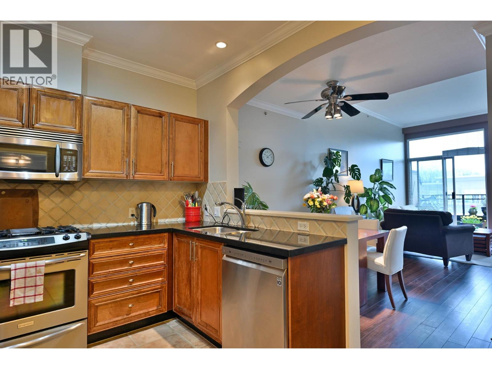 407 2175 SALAL DRIVE