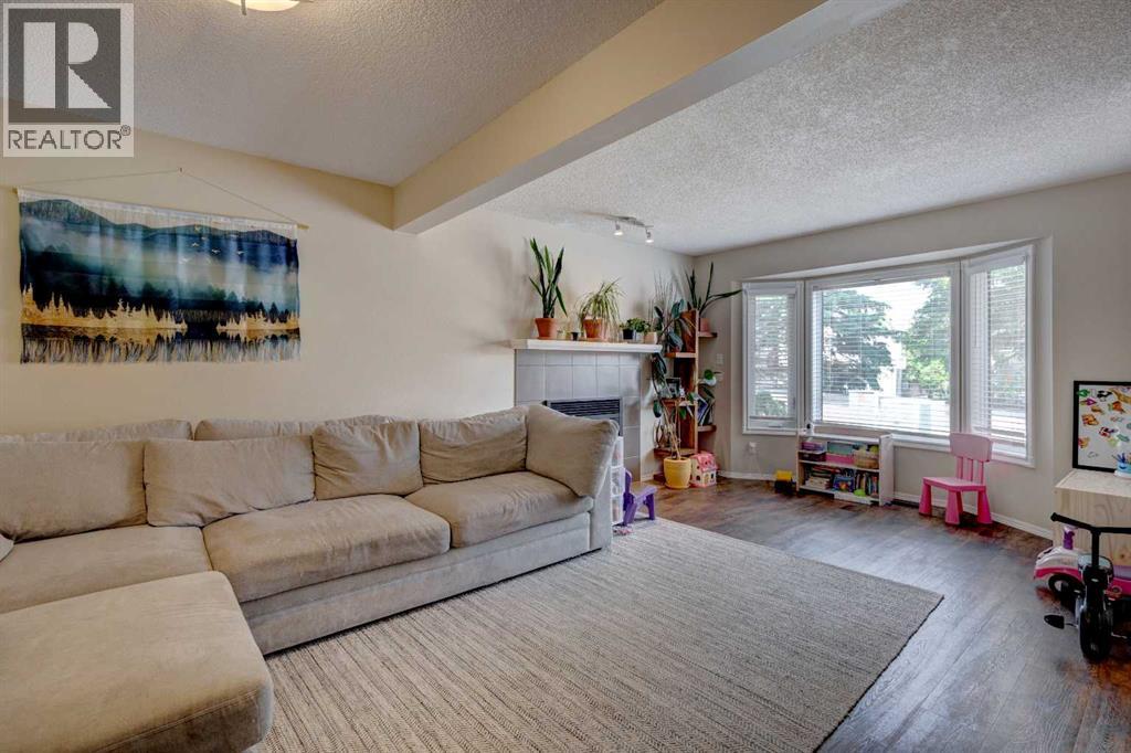 211 Christie Park Mews SW