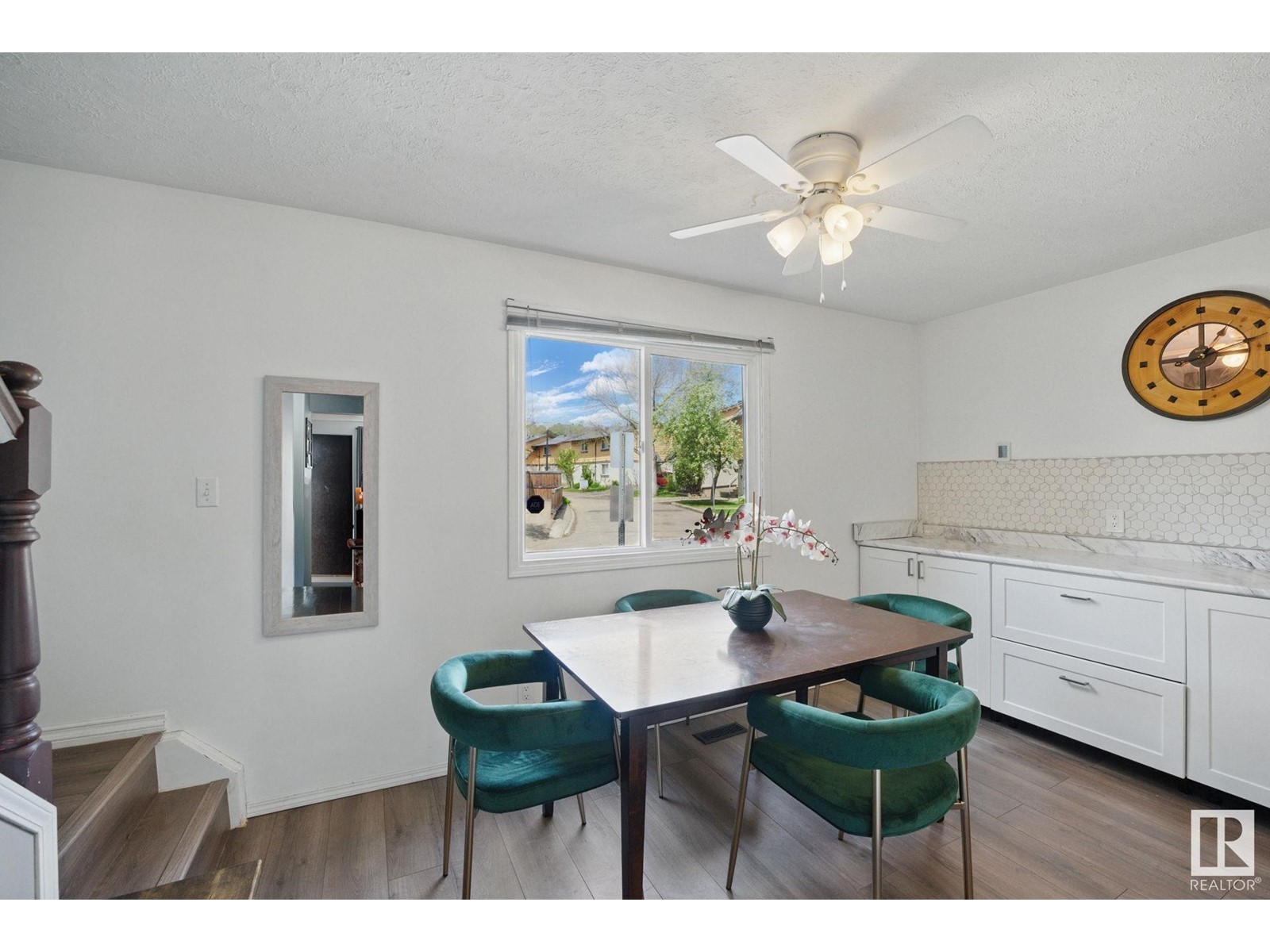 125 Woodstock NW