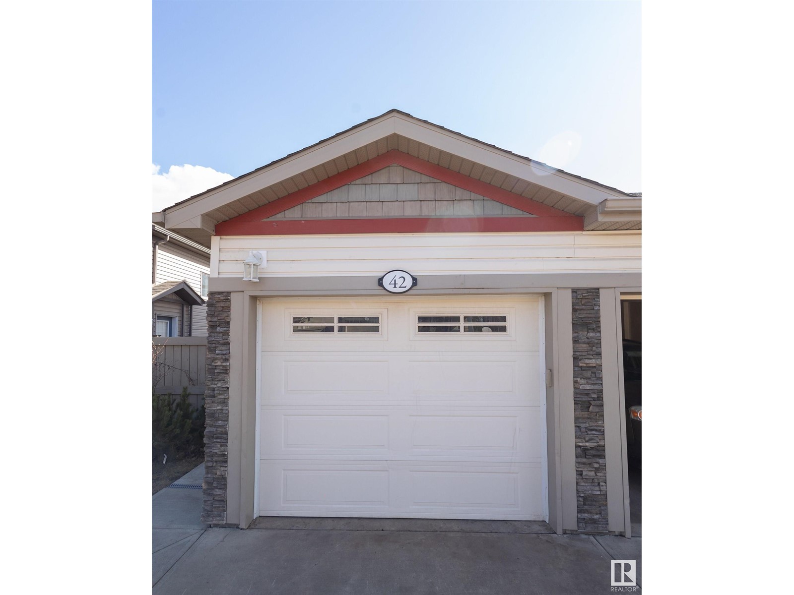 #42 6520 2 AV SW