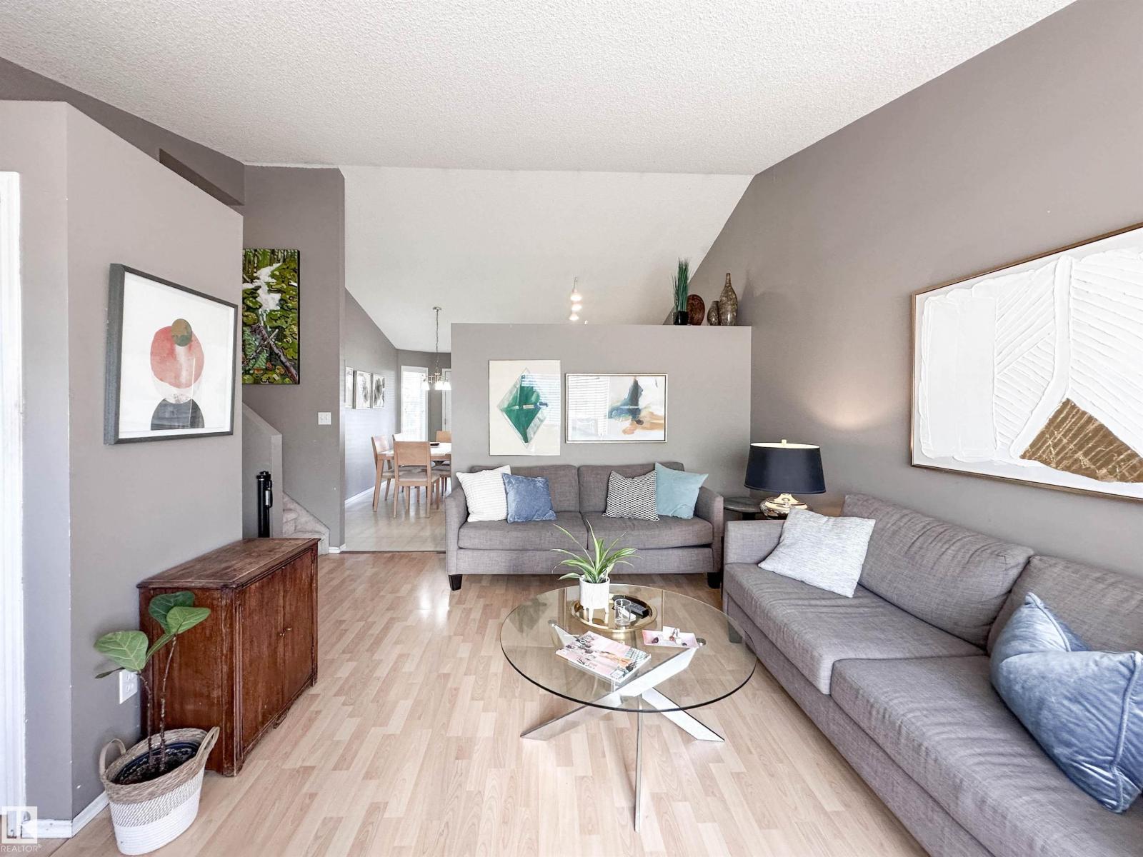 2116 152 AV NW