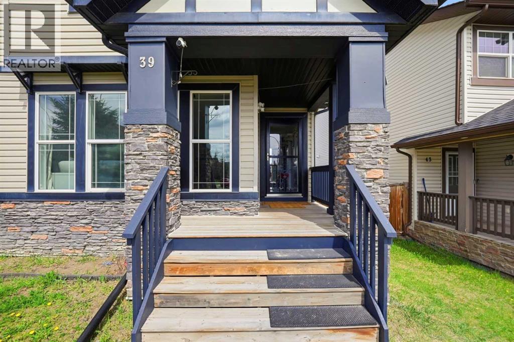 39 Panora Square NW