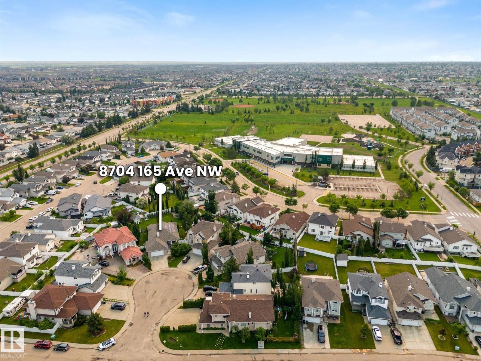8704 165 AV NW NW