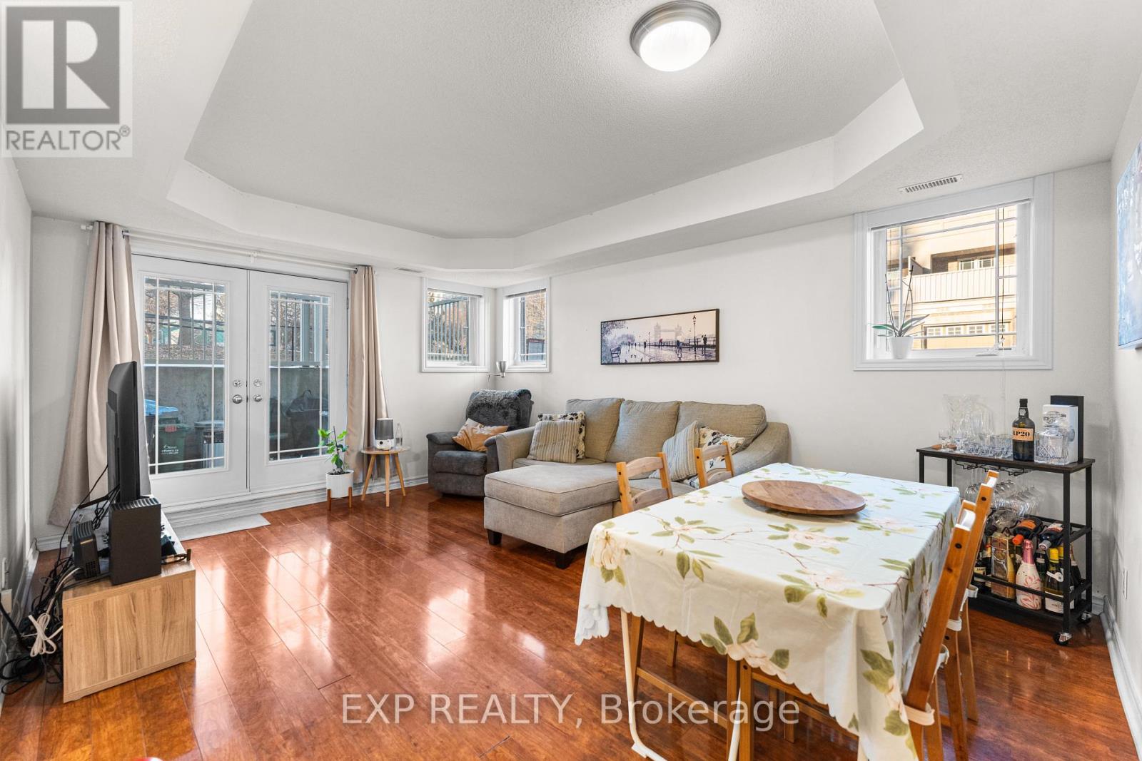 2 - 385 PASEO PRIVATE