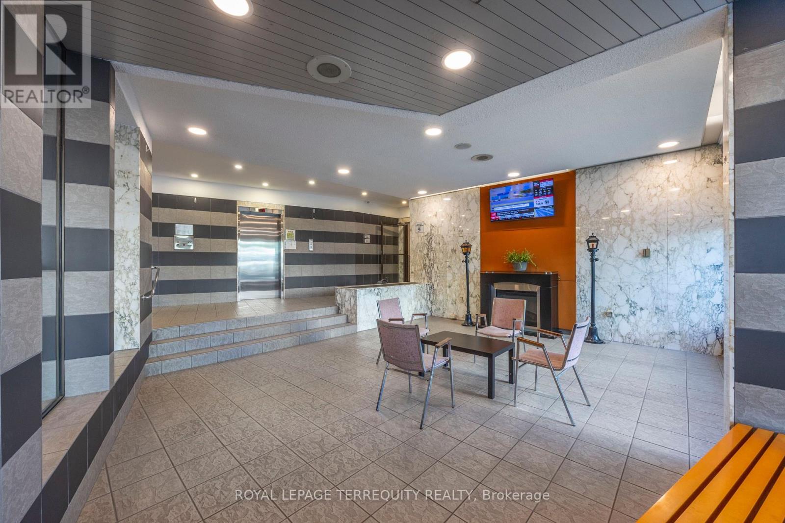 410 - 5 SAN ROMANO WAY