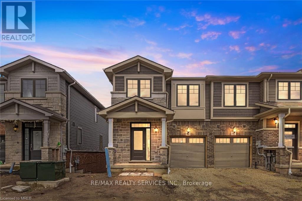 Photo 1 of 40 — 41 - 10 BIRMINGHAM DRIVE Unit 41, Cambridge, ON N1R0C5