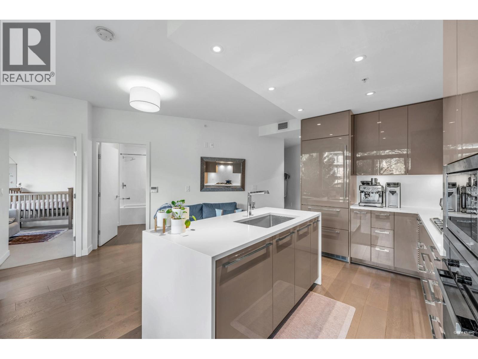 107 5189 CAMBIE STREET