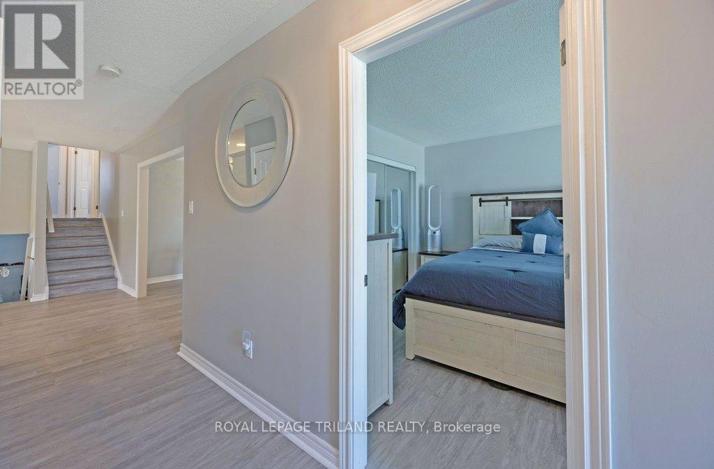 22 STONEYCREEK CRESCENT