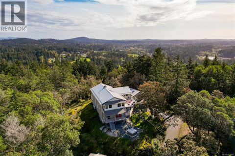 4801 Excelsior Rd Saanich BC V9E2E5