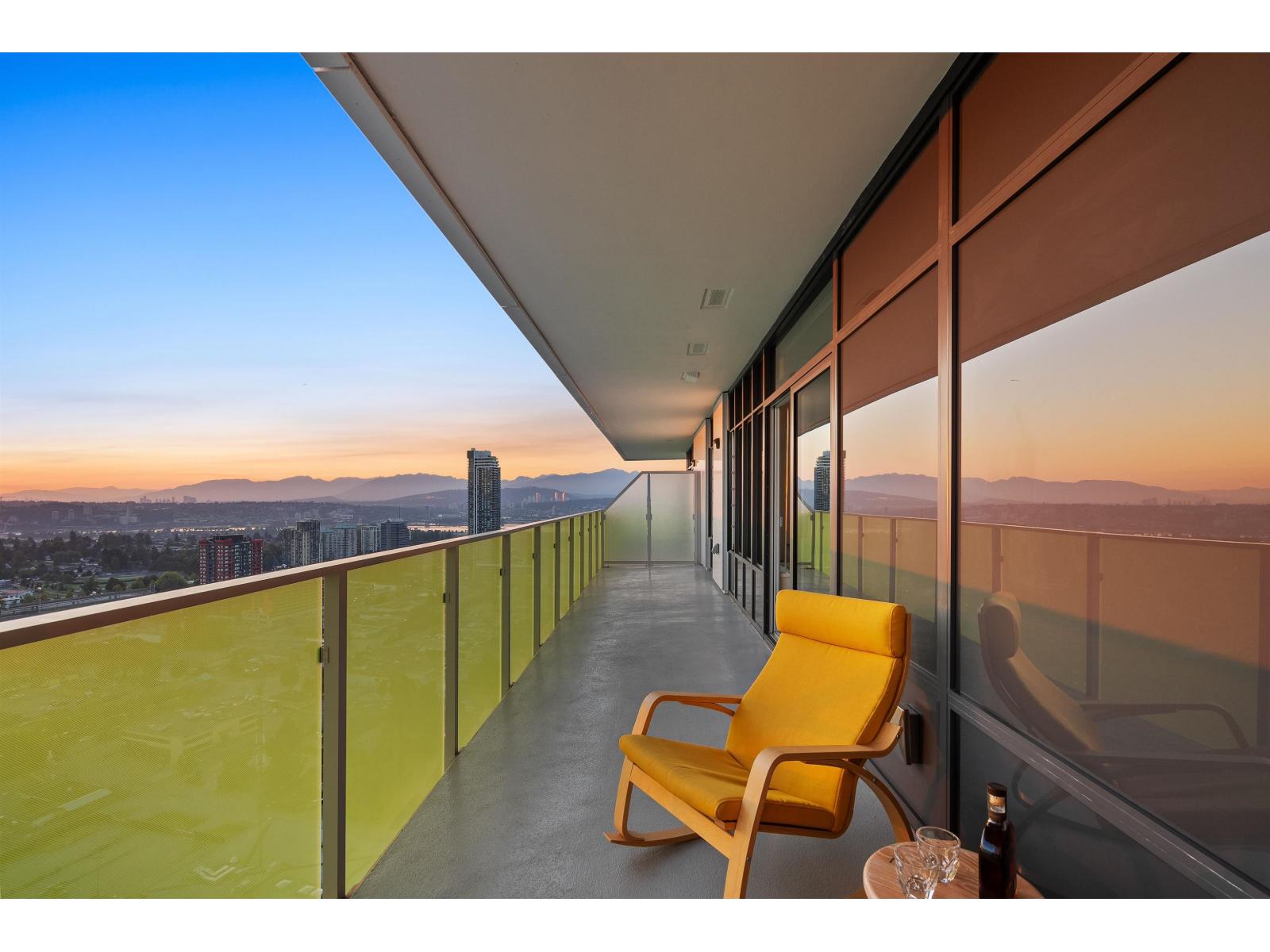 3102 10428 WHALLEY BOULEVARD