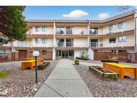 203 12890 17 AVENUE Surrey BC V4A1T5