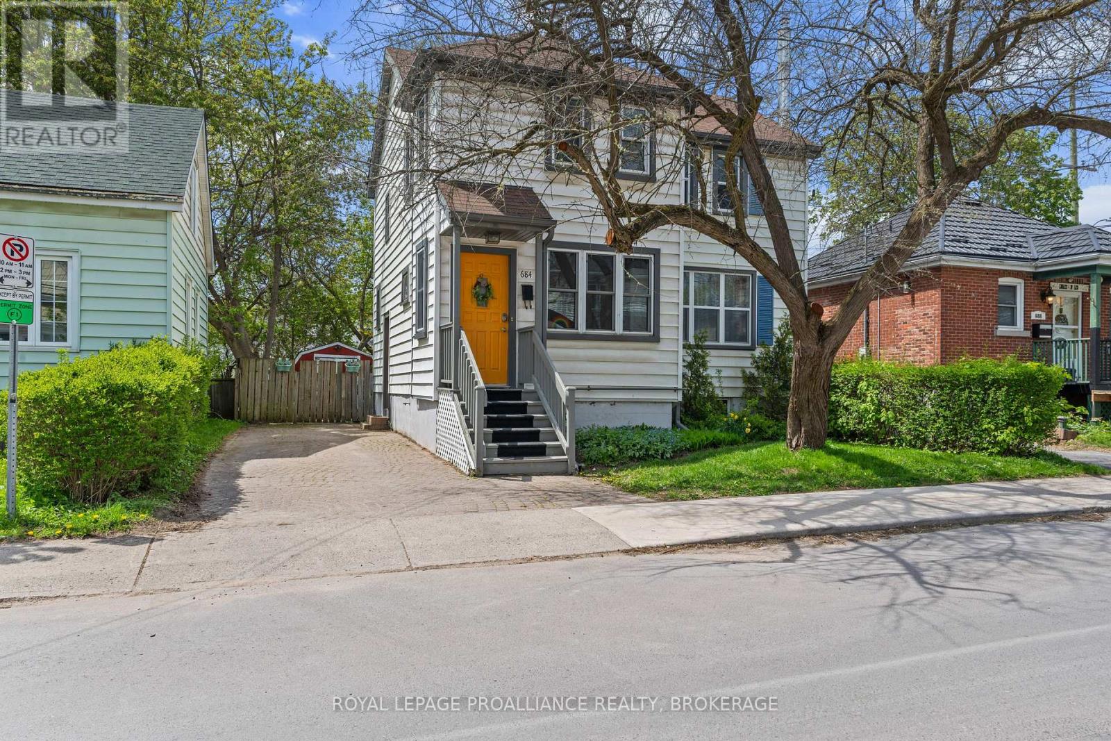 684 VICTORIA STREET