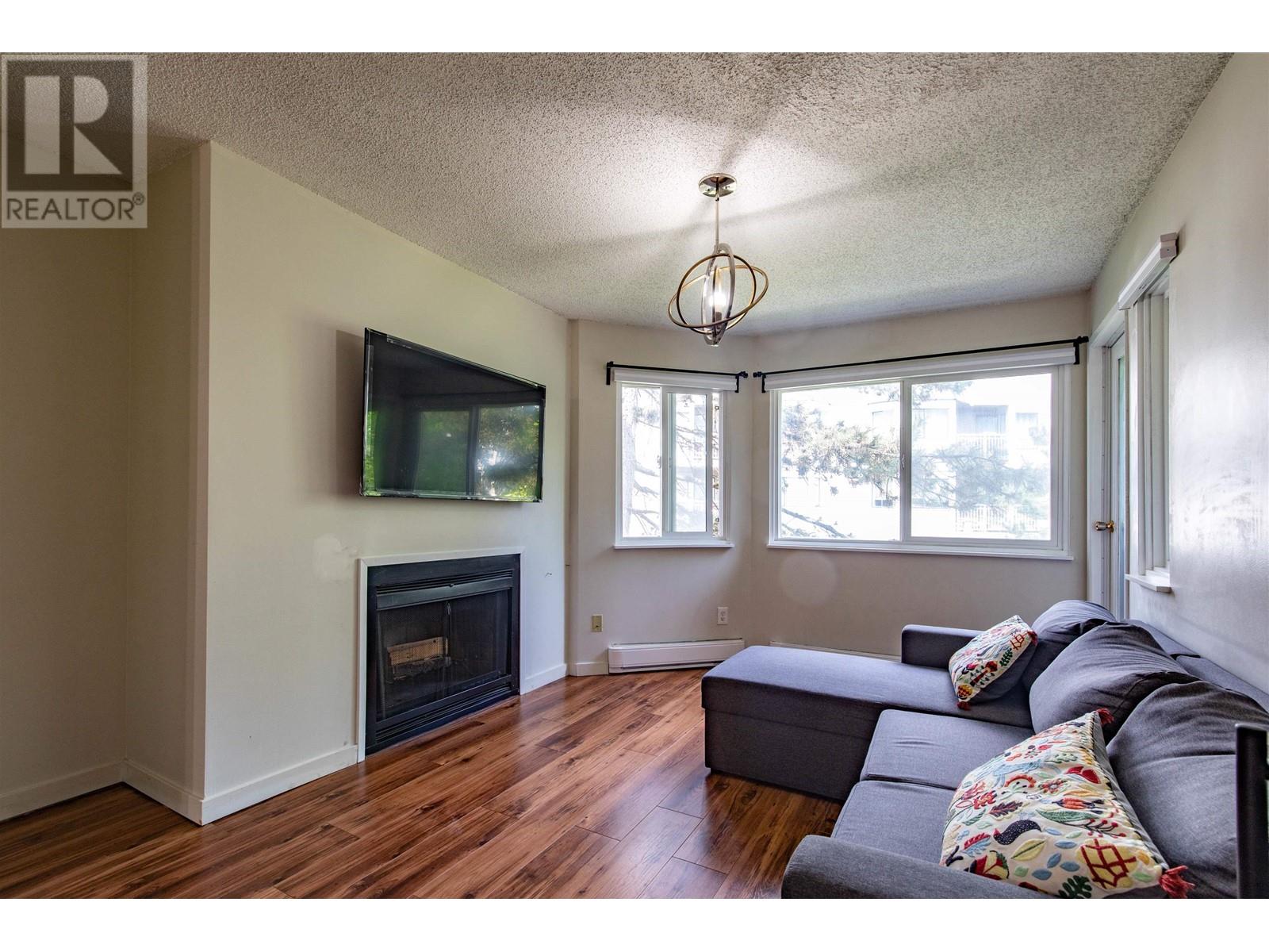 406 9890 MANCHESTER DRIVE