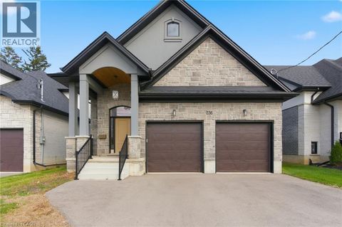 236 MOUNT PLEASANT Street Brantford ON N3T1V1