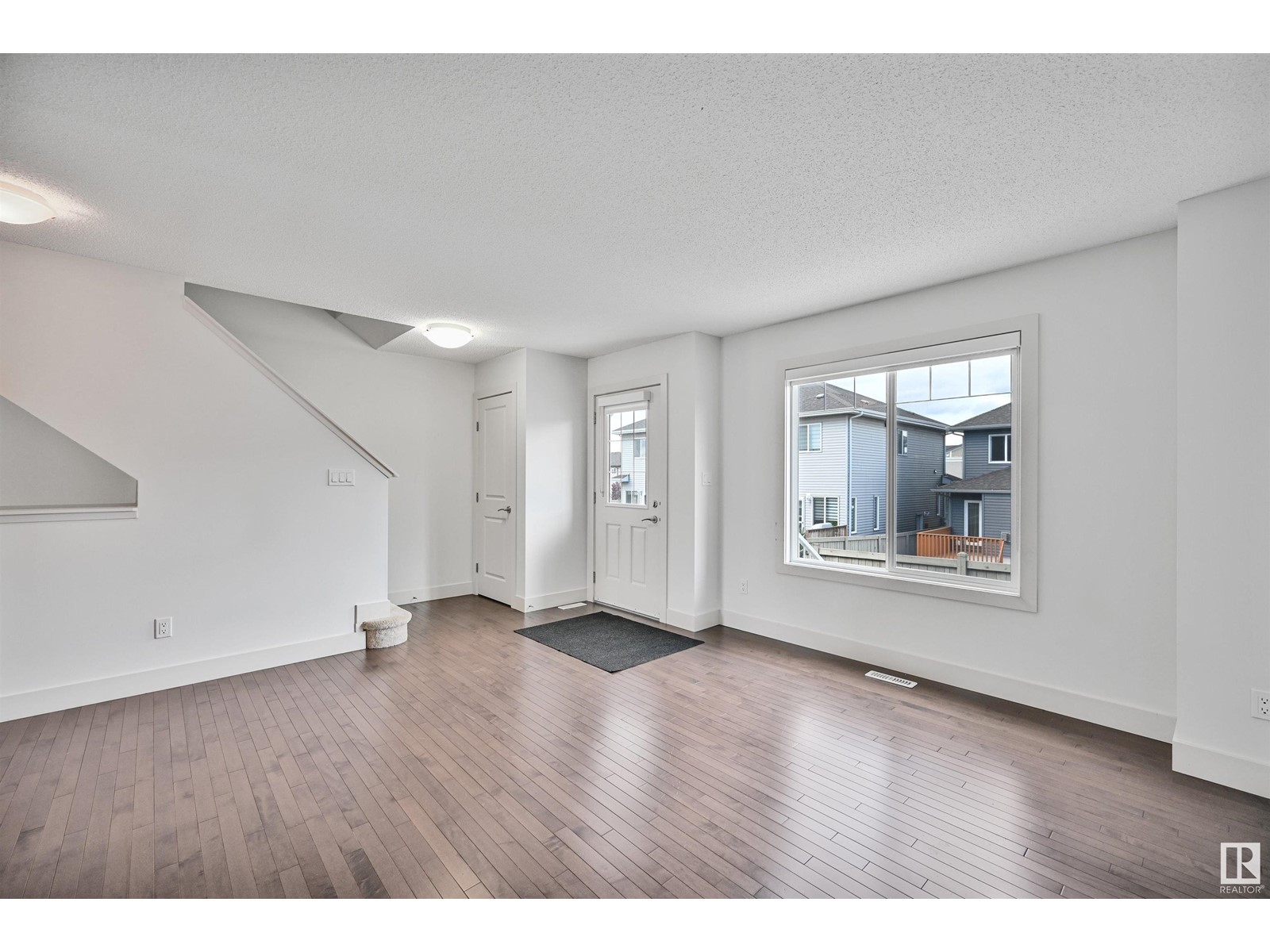 #35 2922 MAPLE WY NW