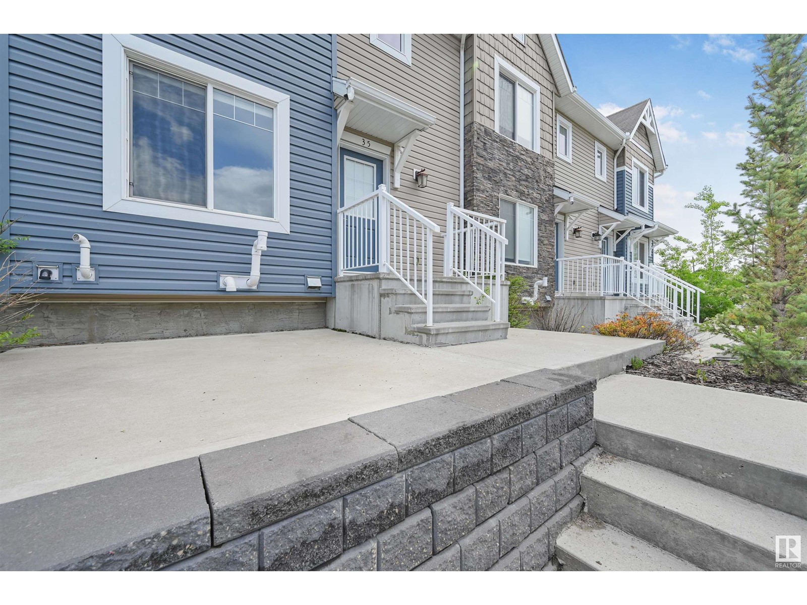 #35 2922 MAPLE WY NW
