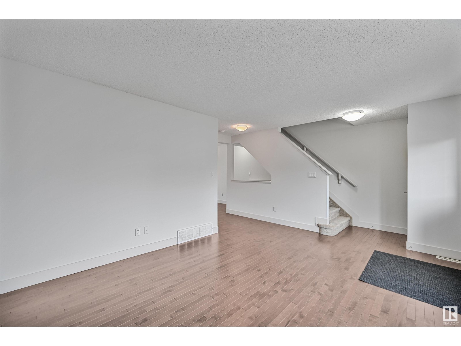 #35 2922 MAPLE WY NW