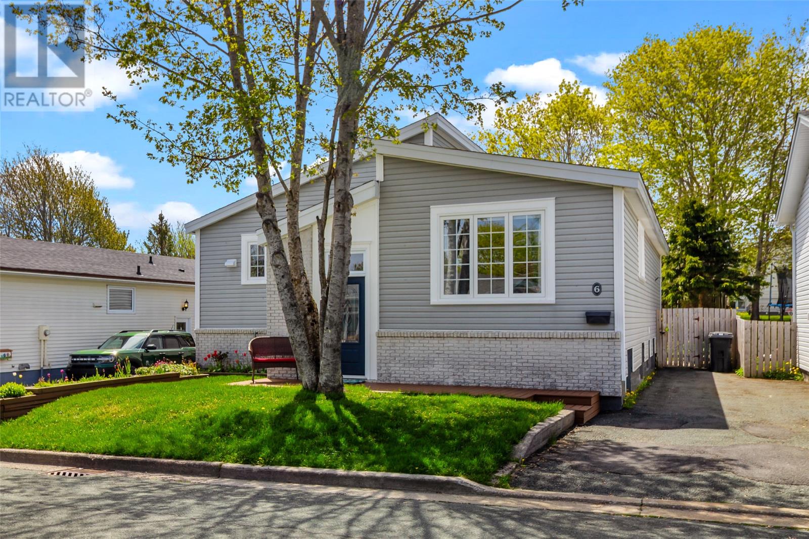 6 Dalton Avenue