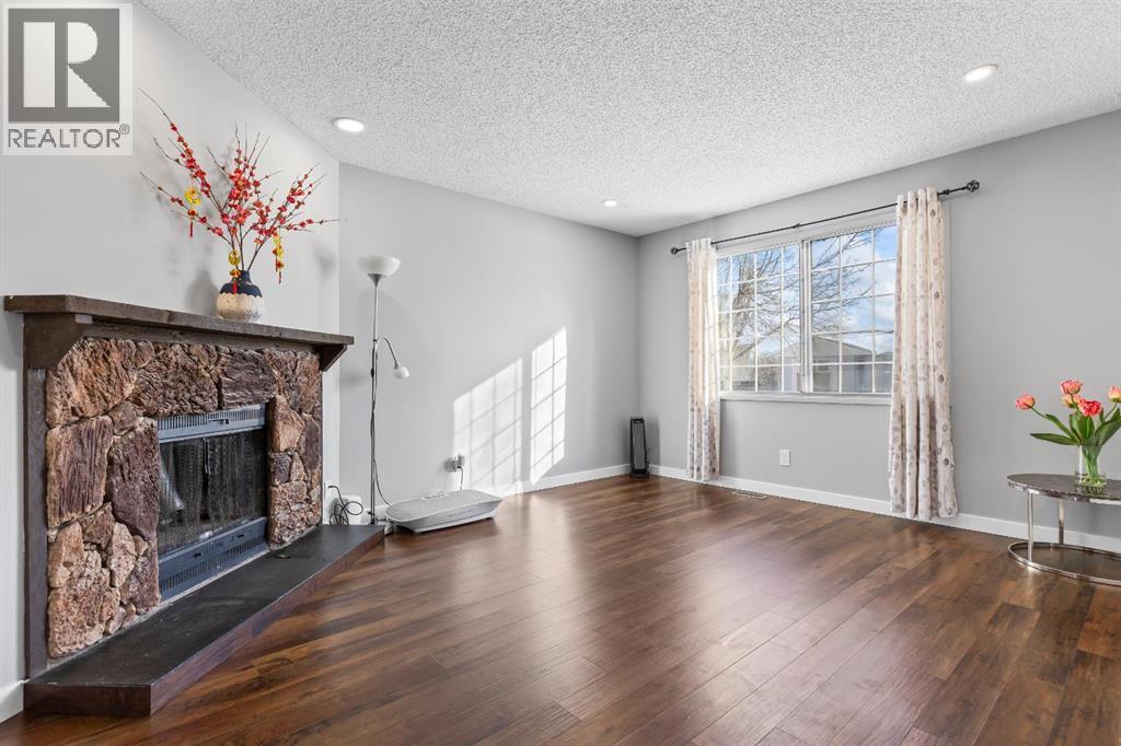 392 Templeside Circle NE