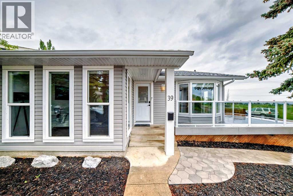 39 Strandell Crescent SW