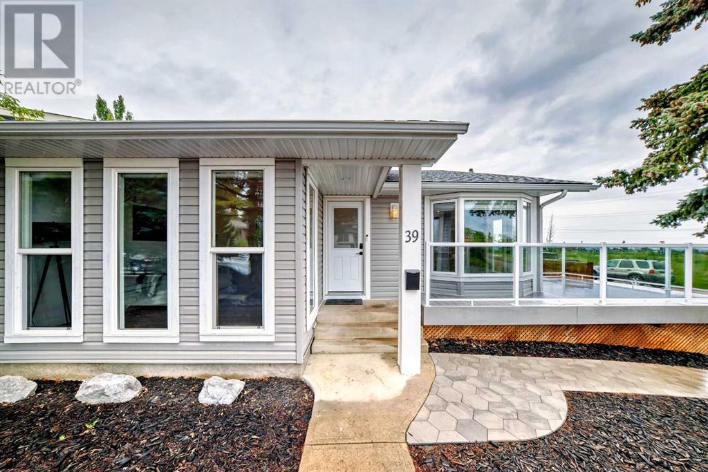 39 Strandell Crescent SW