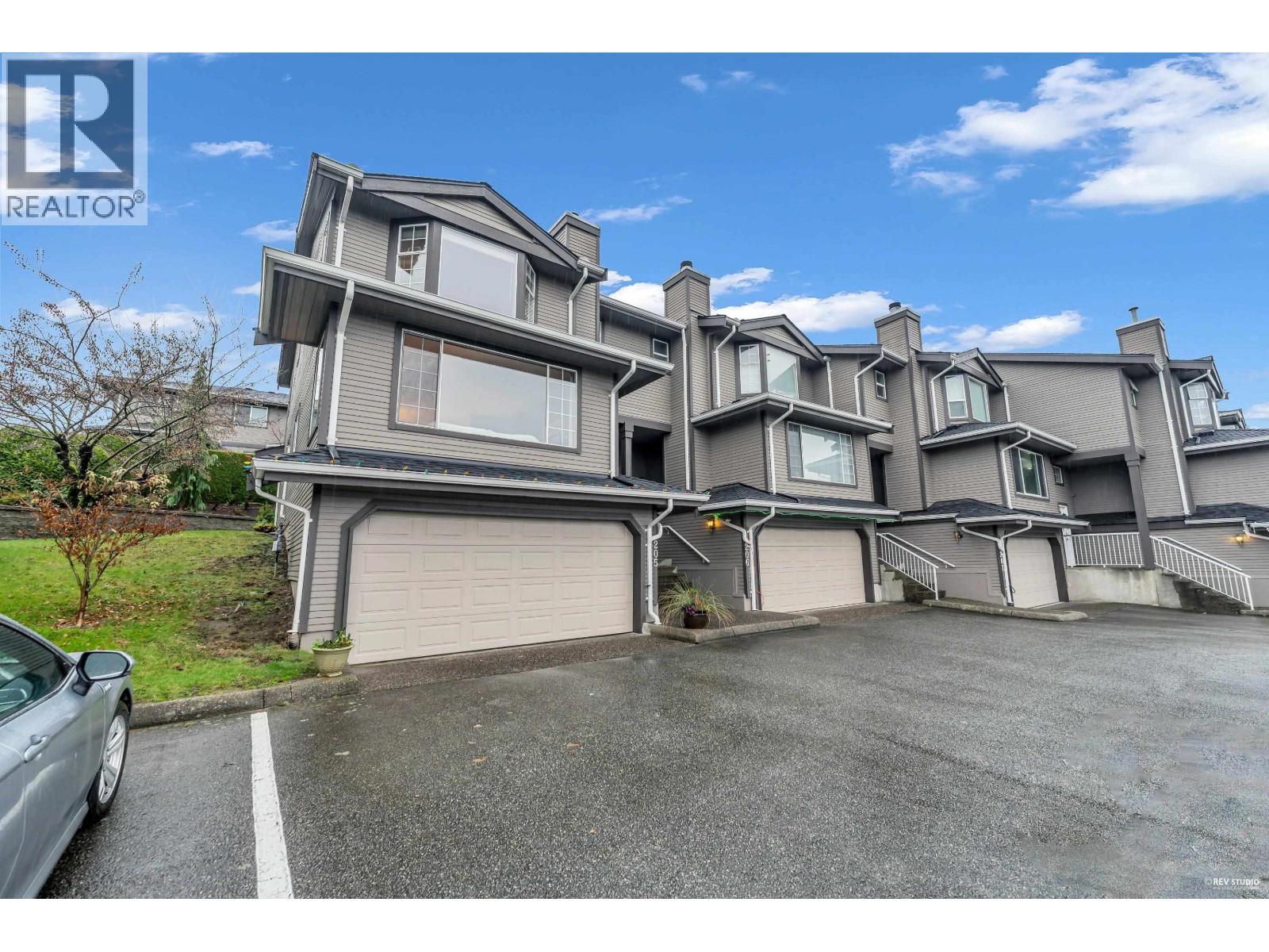 205 1140 CASTLE CRESCENT