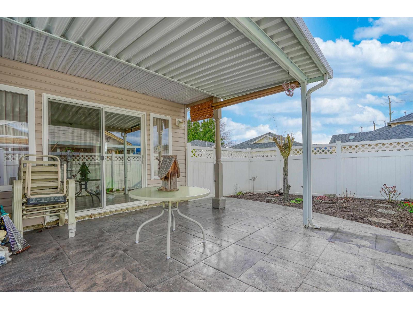 213 8485 YOUNG ROAD|Chilliwack Proper South