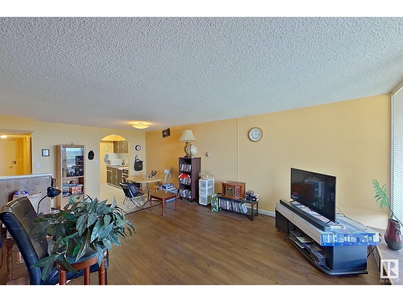 #80 8745 165 ST NW