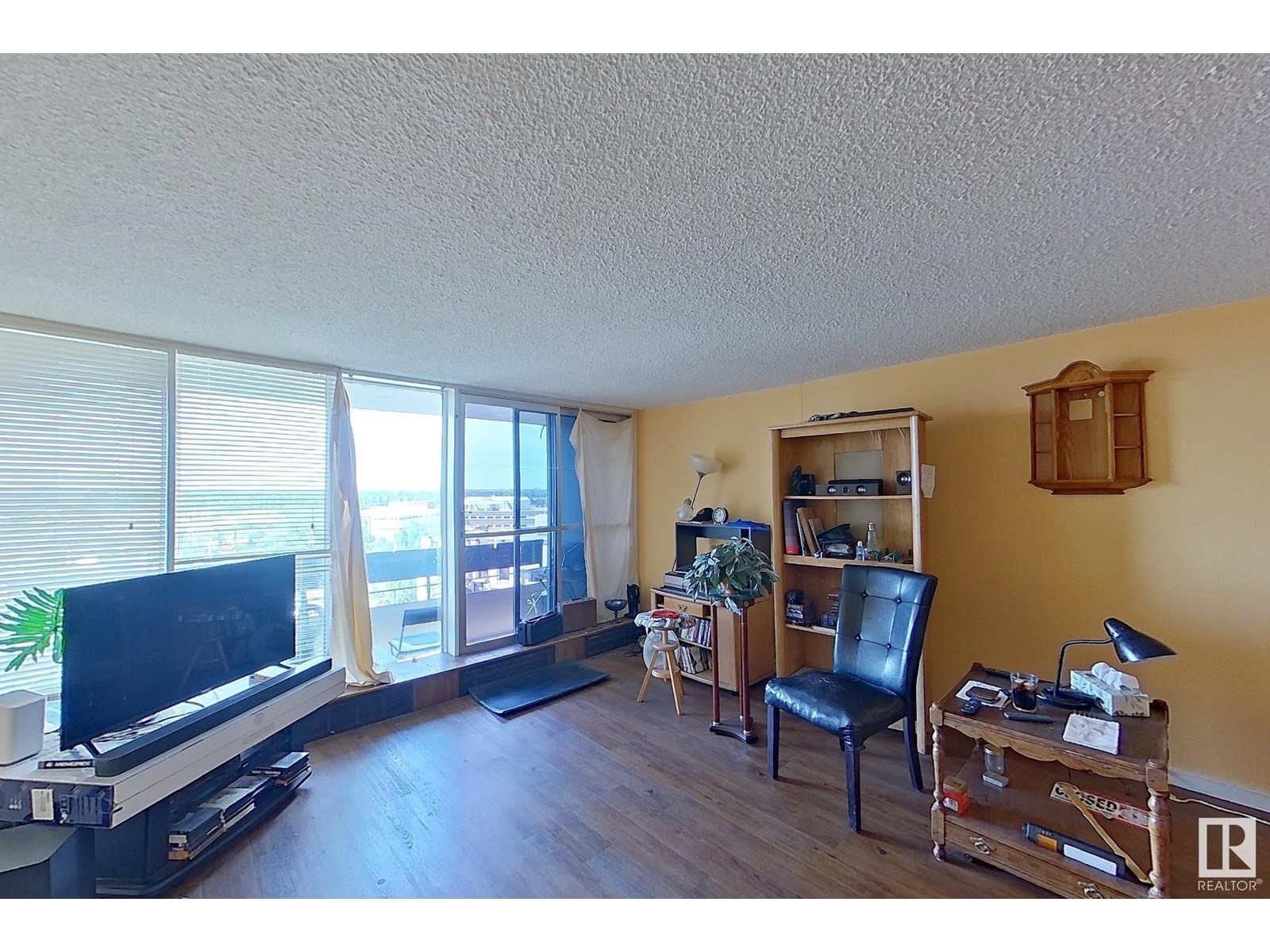 #80 8745 165 ST NW
