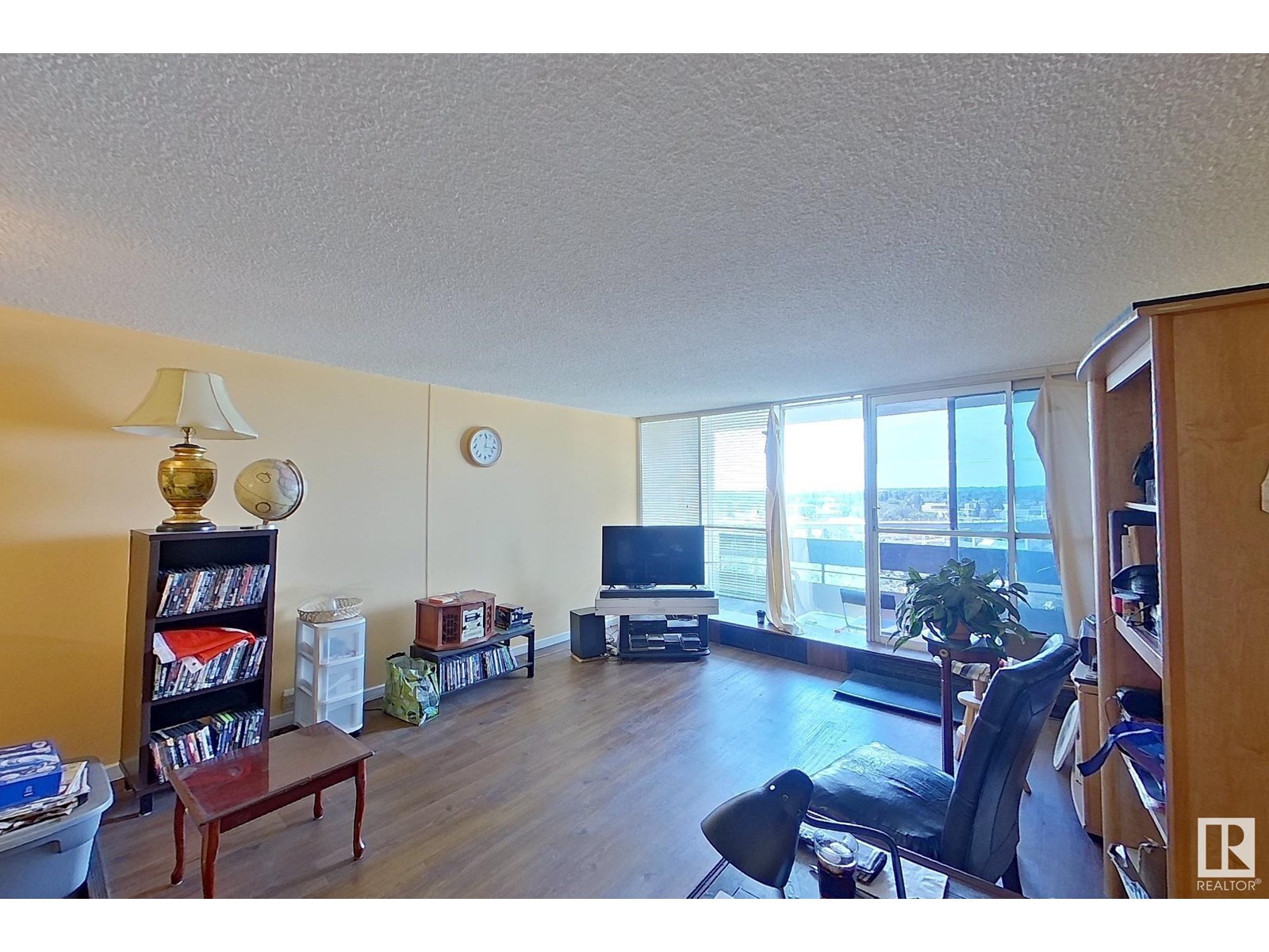 #80 8745 165 ST NW