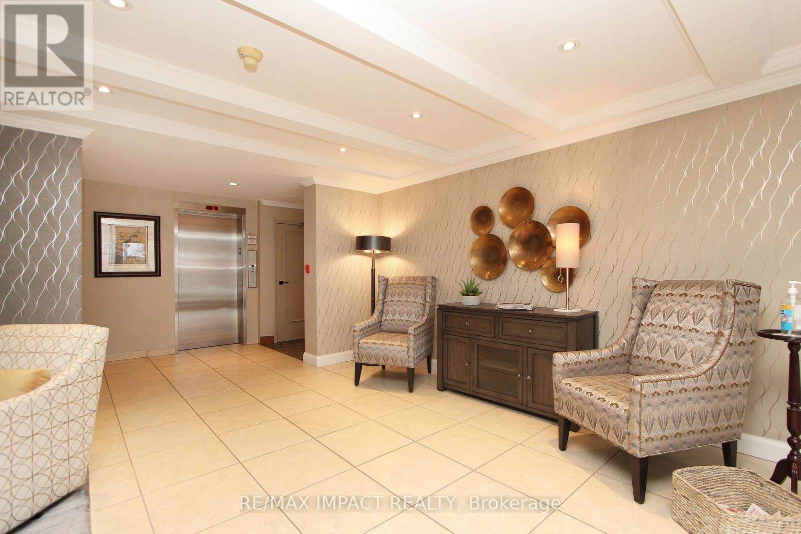 337 SIMCOE STREET N