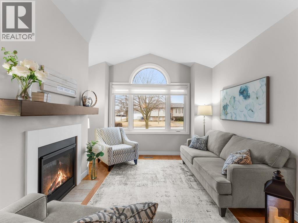 46 Brush CRESCENT