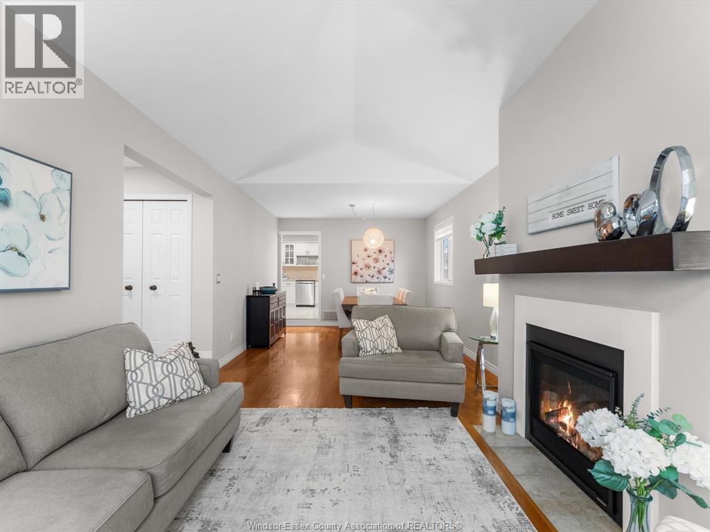 46 Brush CRESCENT