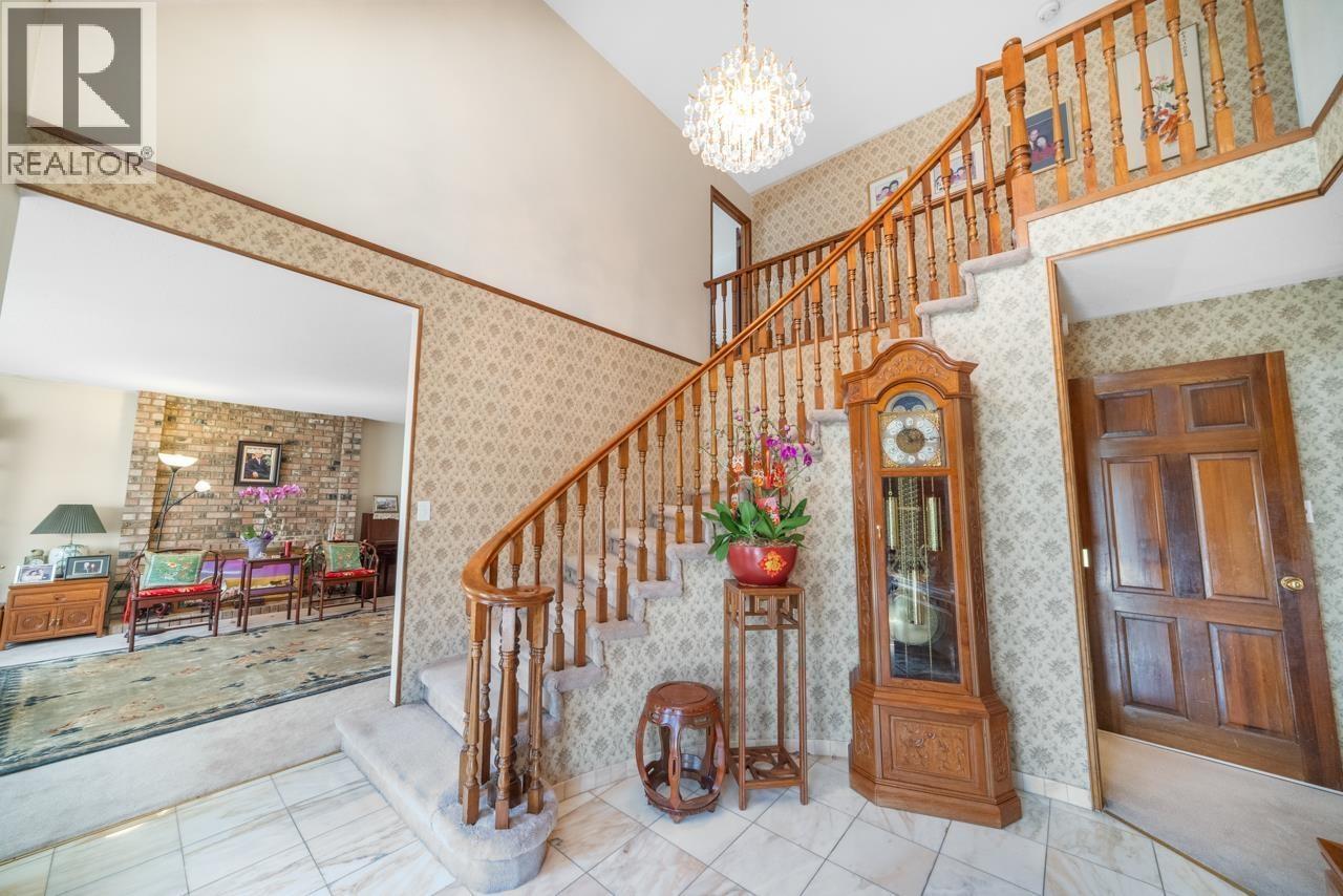 8008 WOODHURST DRIVE