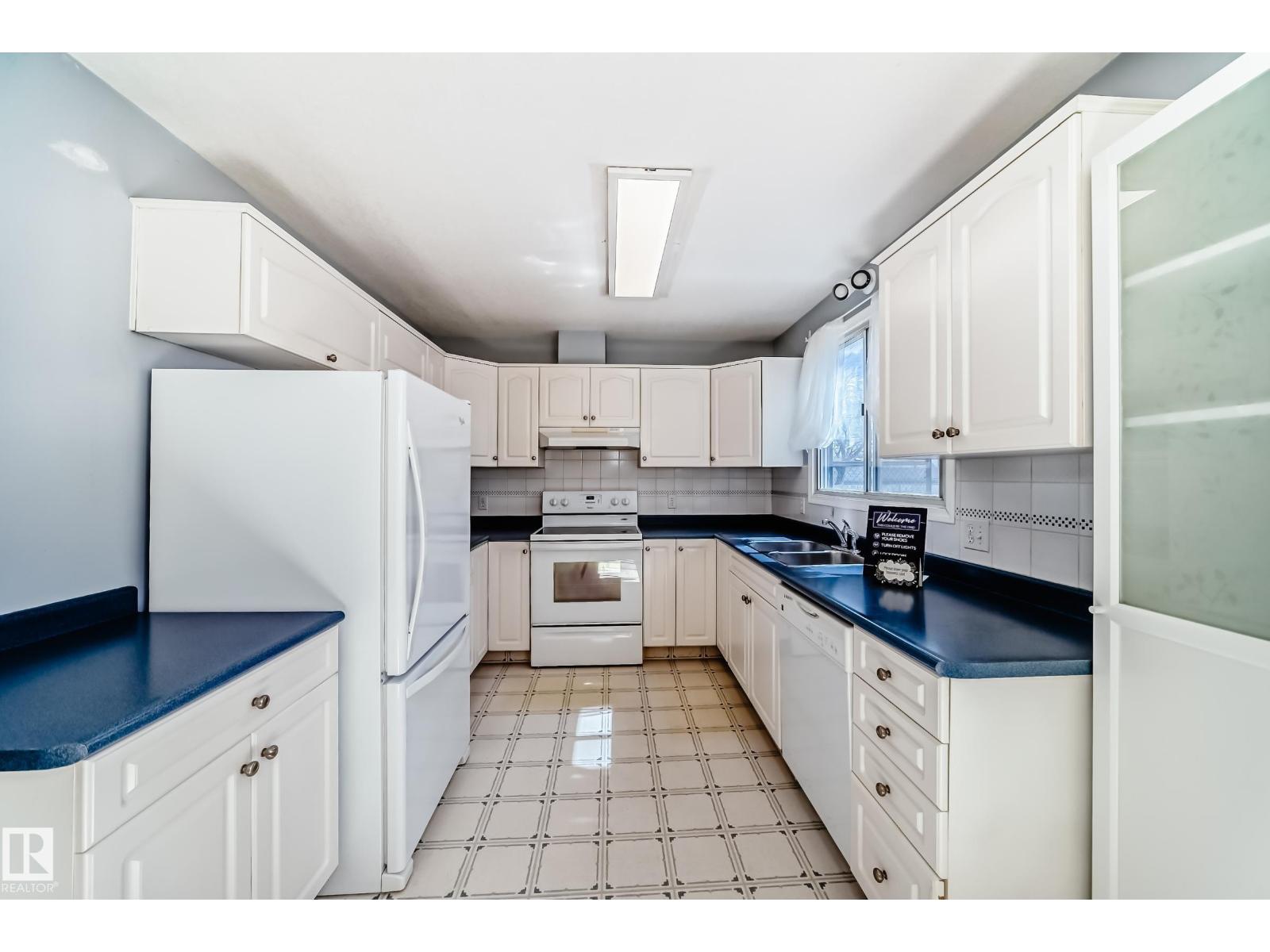 7317 83 AV NW