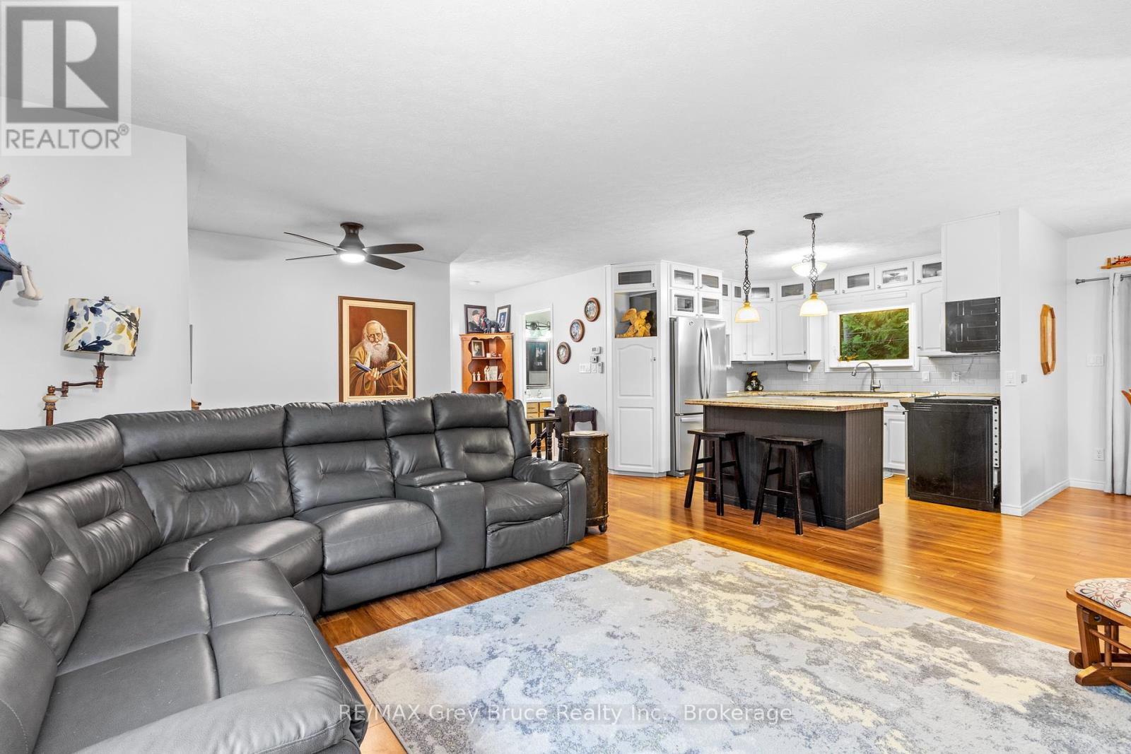 73 COREY CRESCENT