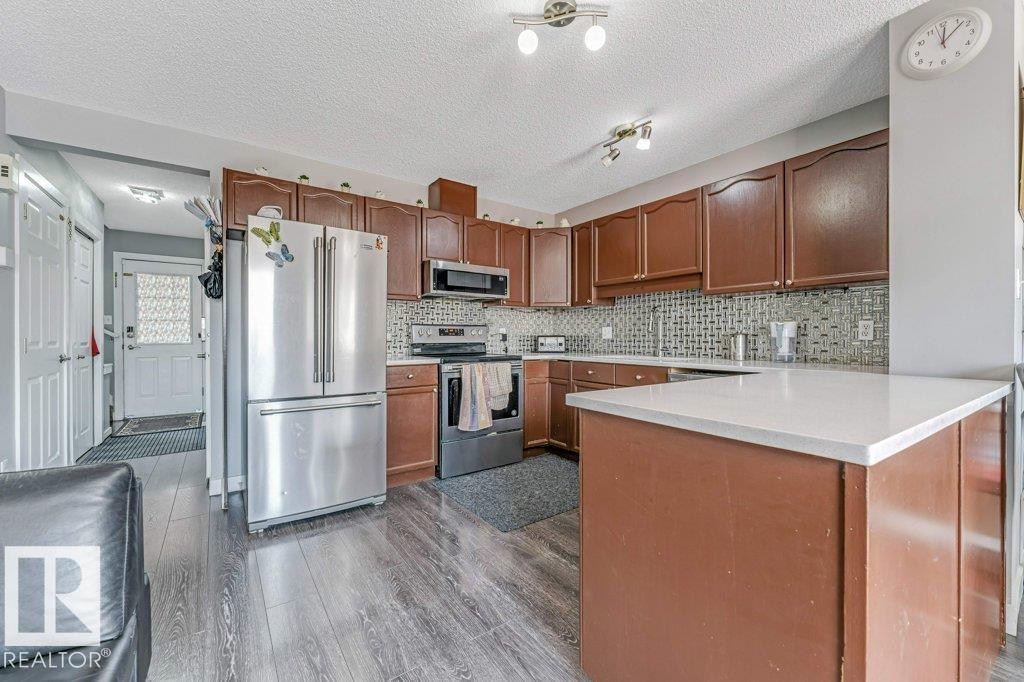 2317 27 AV NW