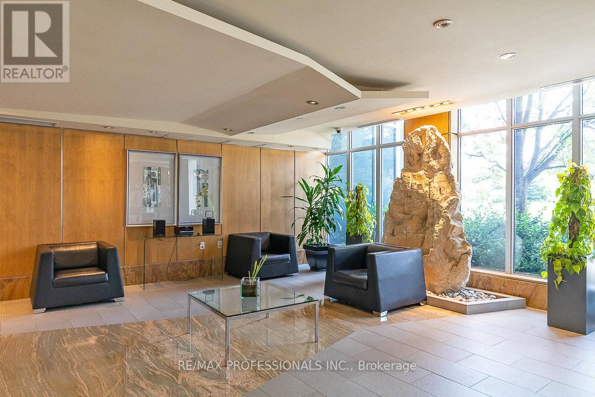 1004 - 2121 LAKE SHORE BOULEVARD W