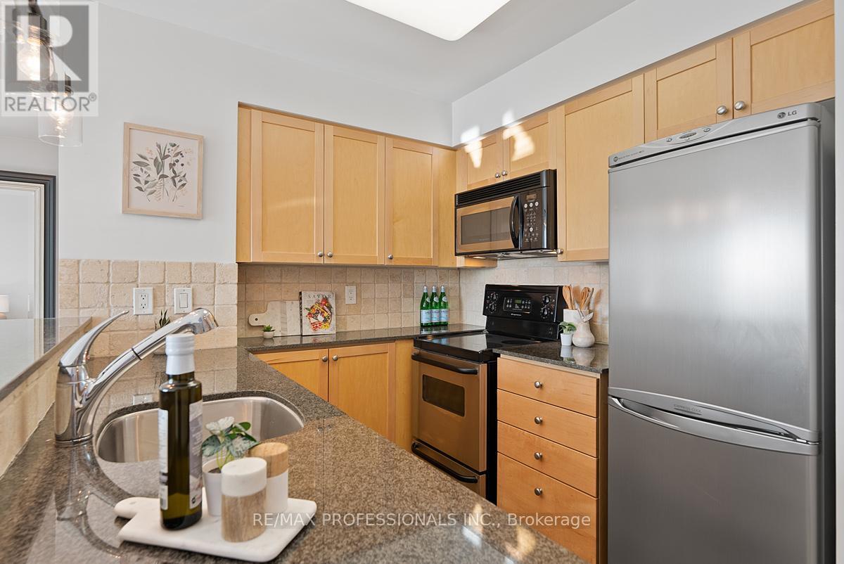1004 - 2121 LAKE SHORE BOULEVARD W