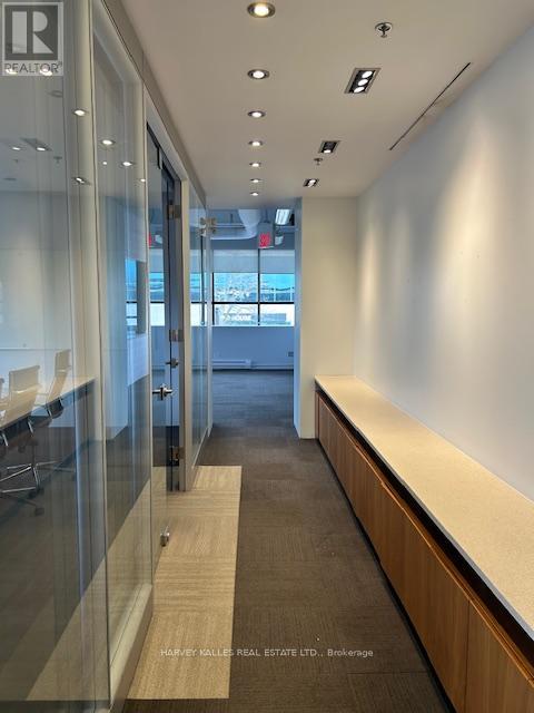 200 - 109 VANDERHOOF AVENUE