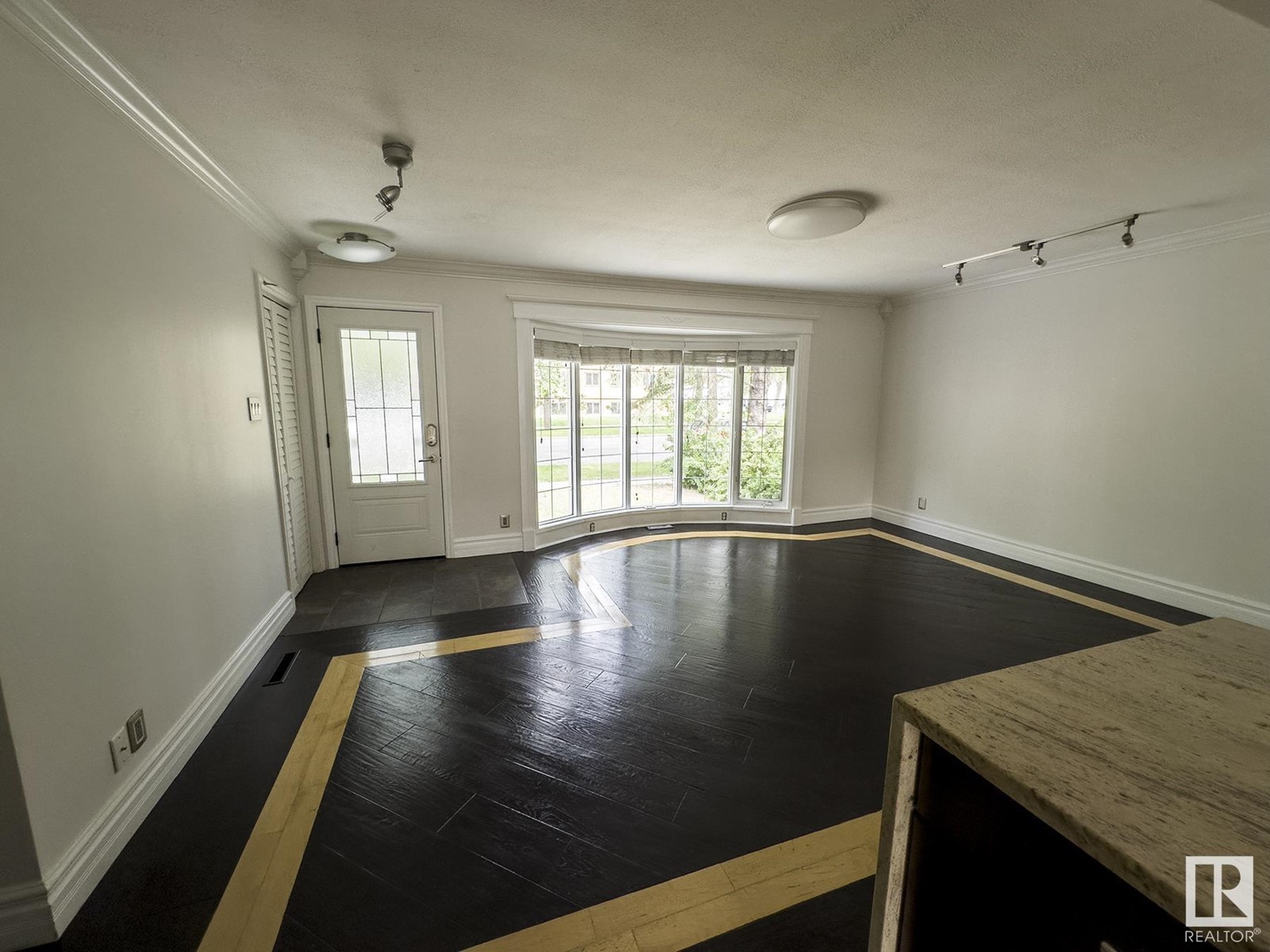 15861 109 AV NW
