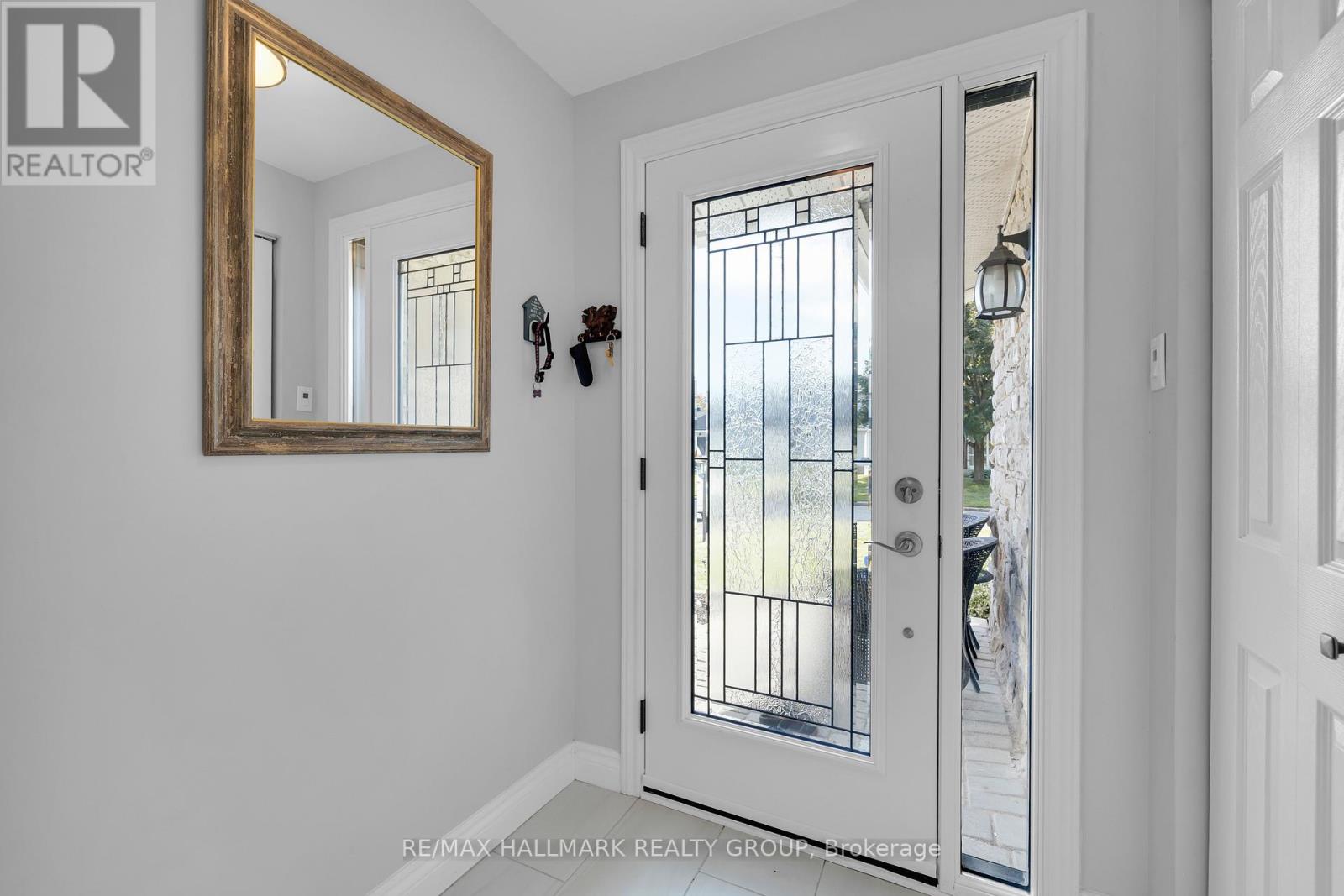 118 QUEENSLINE DRIVE